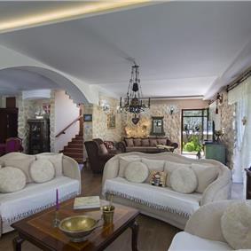5 bedroom bayside villa with pool near Kotor, sleeps 12